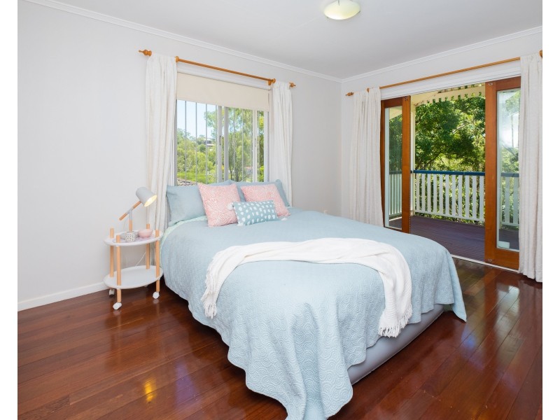 10 Algona Street, Holland Park West QLD 4121