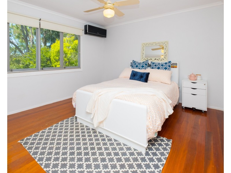 10 Algona Street, Holland Park West QLD 4121