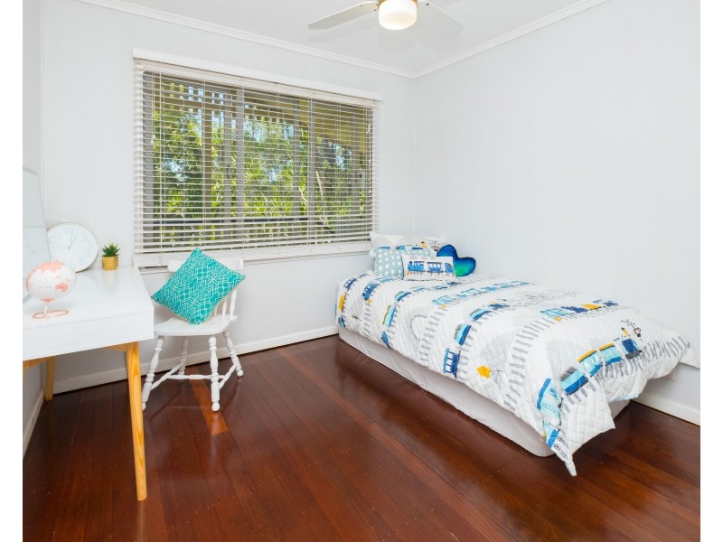 10 Algona Street, Holland Park West QLD 4121