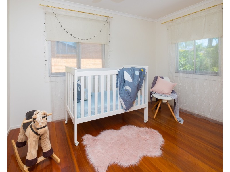 10 Algona Street, Holland Park West QLD 4121