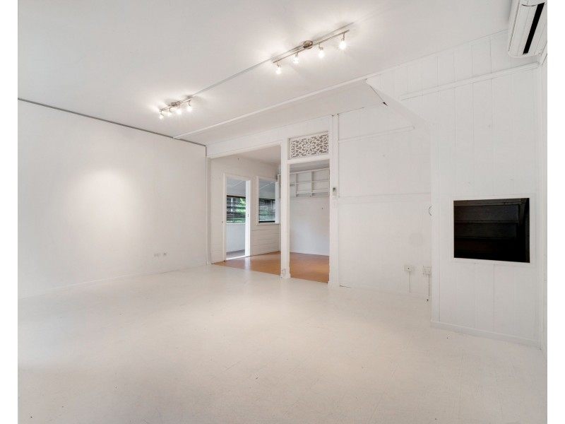 101 Wynnum Road, Norman Park QLD 4170