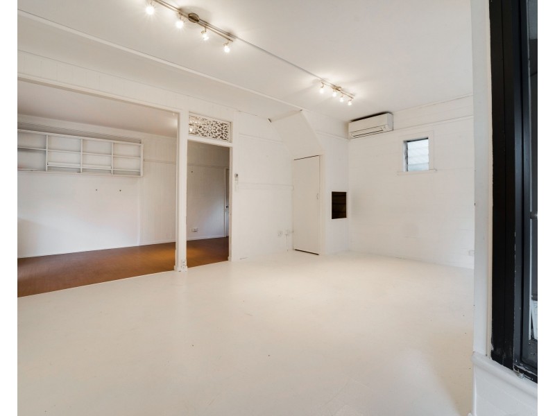 101 Wynnum Road, Norman Park QLD 4170