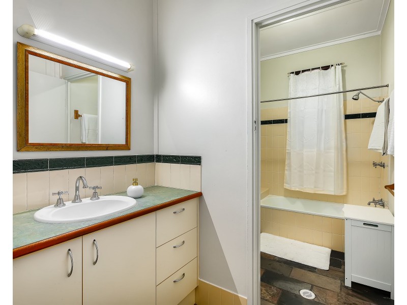 10 Ormonde Road, Yeronga QLD 4104