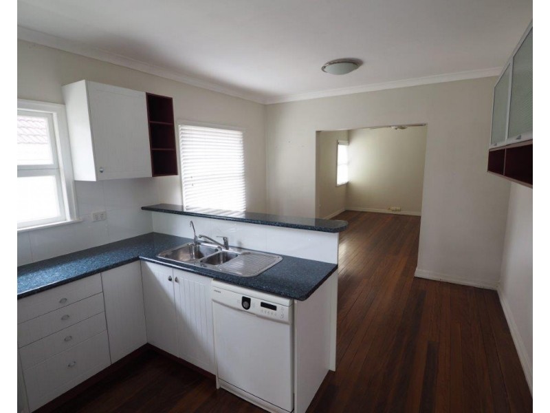 374 Wynnum Road, Norman Park QLD 4170