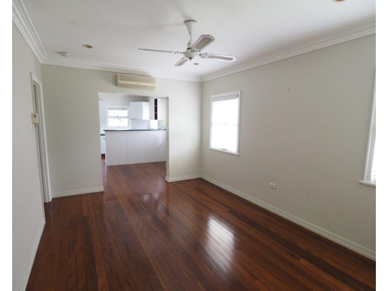 374 Wynnum Road, Norman Park QLD 4170