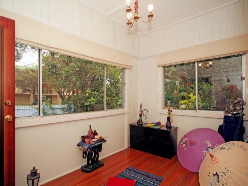 31 Riding Road, Hawthorne QLD 4171