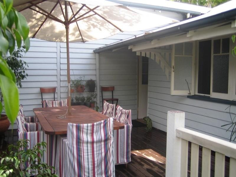 2/63A Norfolk Street, Coorparoo QLD 4151