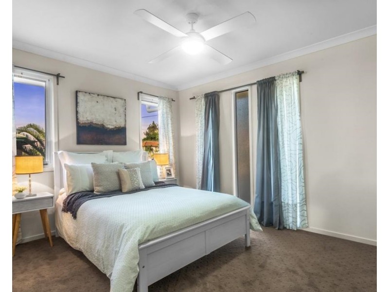 27 Ellington Street, Tarragindi QLD 4121