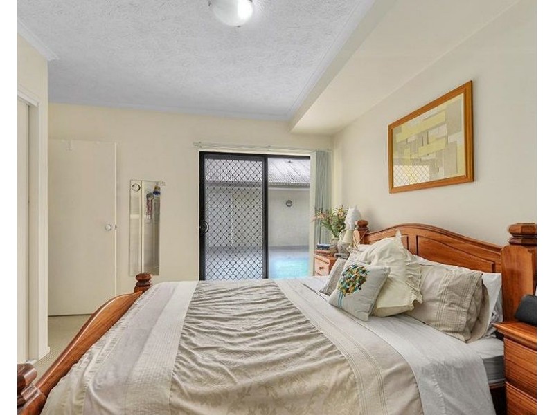 3/147 Riding Road, Hawthorne QLD 4171