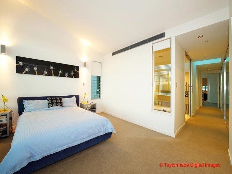 39 Waterline Crescent, Bulimba QLD 4171