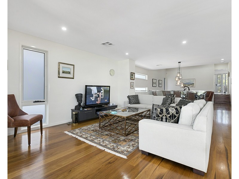 60 Joseph Street, Camp Hill QLD 4152