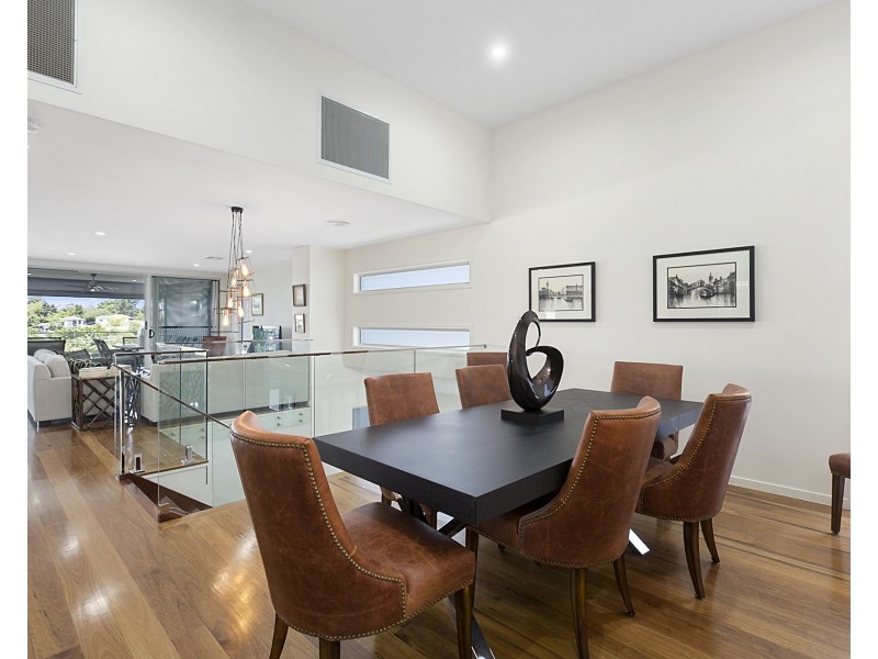 60 Joseph Street, Camp Hill QLD 4152