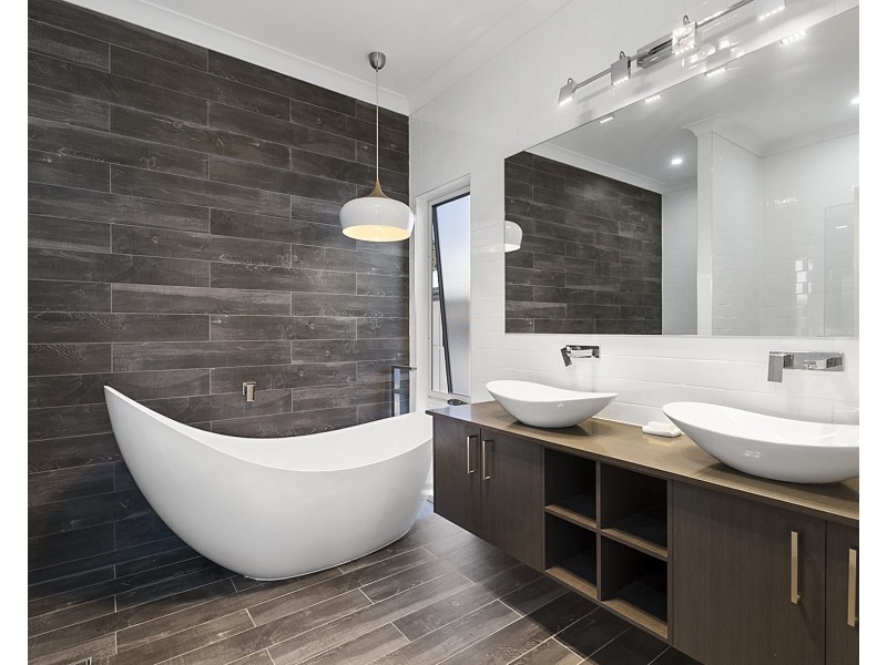 60 Joseph Street, Camp Hill QLD 4152