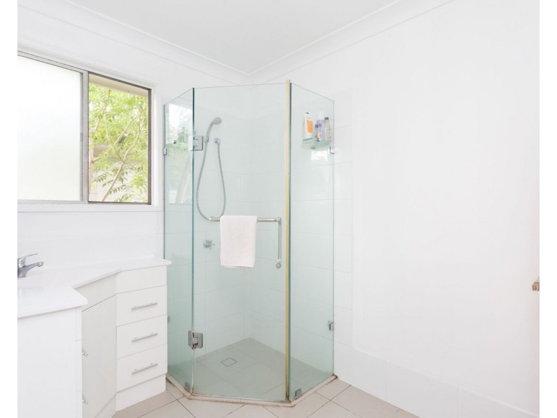 12 Karthina Street, Bulimba QLD 4171