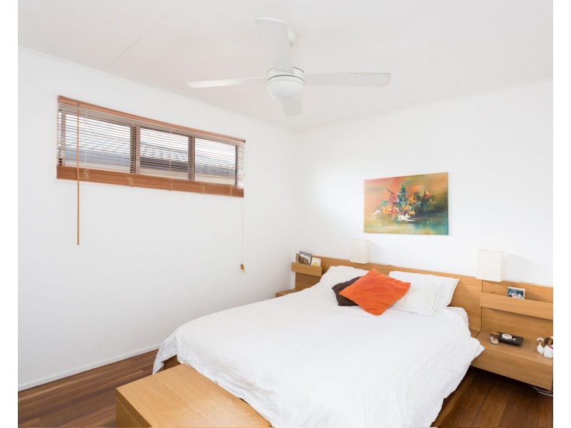 12 Karthina Street, Bulimba QLD 4171