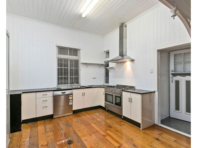 65 Waterview Avenue, Wynnum QLD 4178