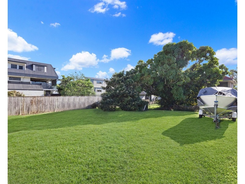 13 Bevis Street, Bulimba QLD 4171