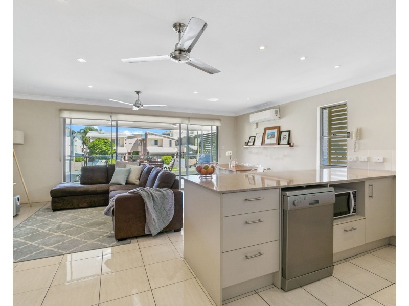 2/60 Kates Street, Morningside QLD 4170