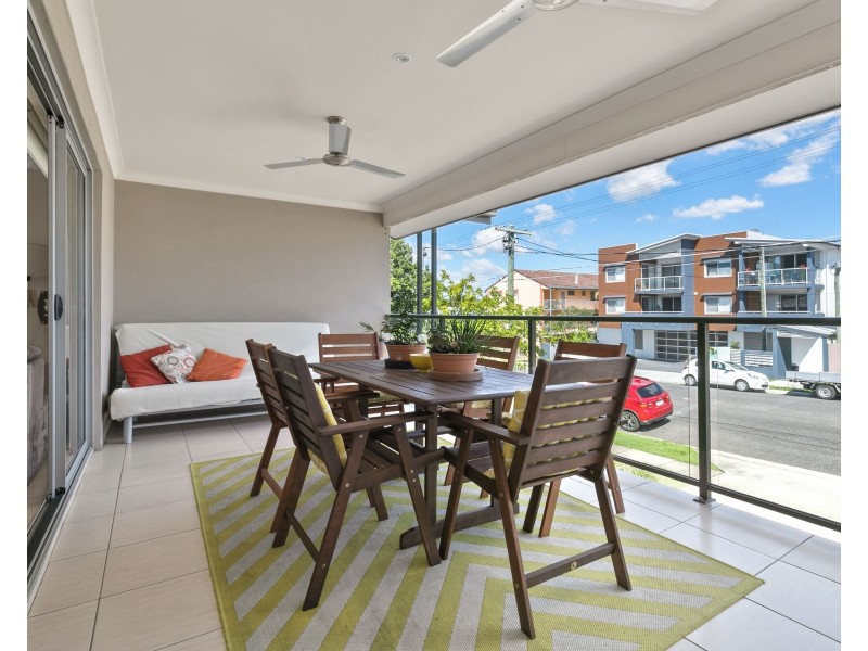 2/60 Kates Street, Morningside QLD 4170