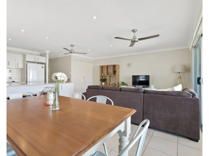 2/60 Kates Street, Morningside QLD 4170