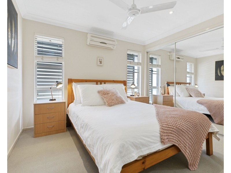 2/60 Kates Street, Morningside QLD 4170