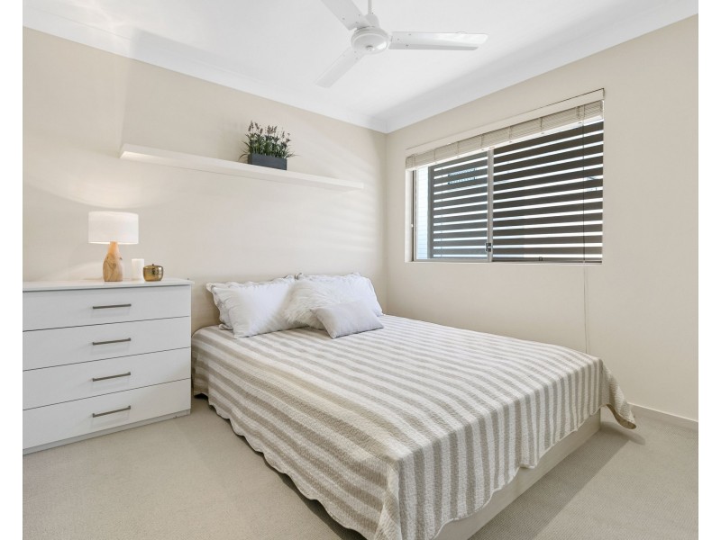 2/60 Kates Street, Morningside QLD 4170