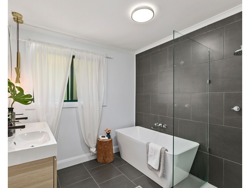 2/36 Andrew Street, Balmoral QLD 4171