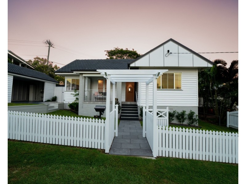 14 Clara Street, Camp Hill QLD 4152