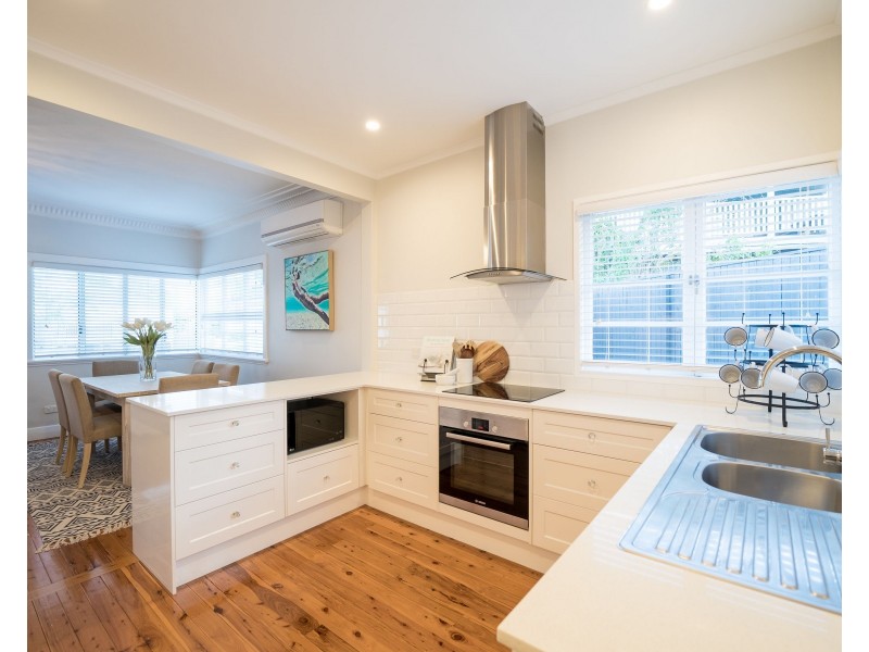 14 Clara Street, Camp Hill QLD 4152