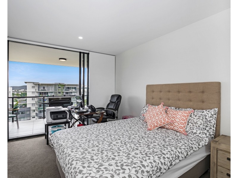 803/8 Hunt Street, Hamilton QLD 4007
