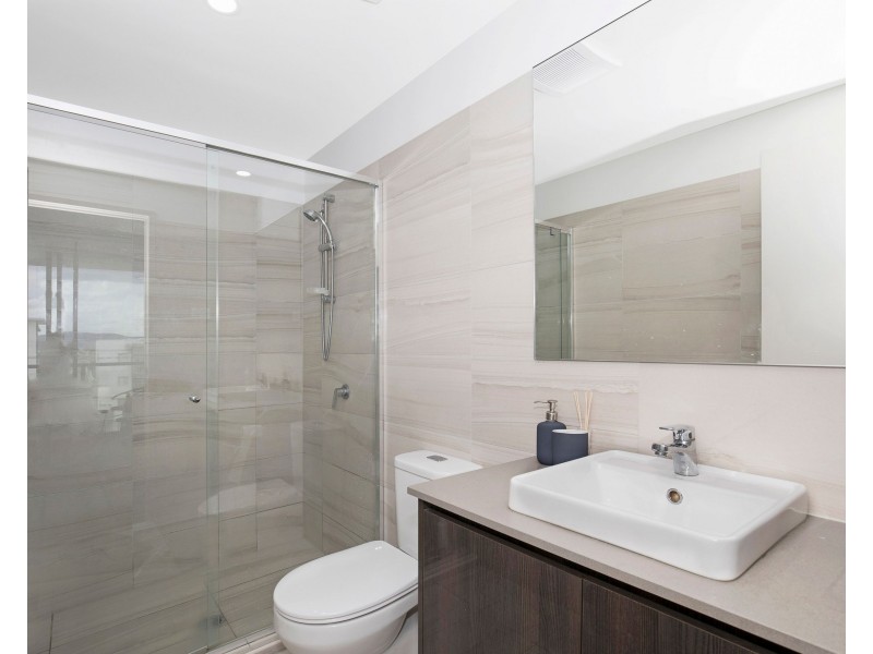 803/8 Hunt Street, Hamilton QLD 4007