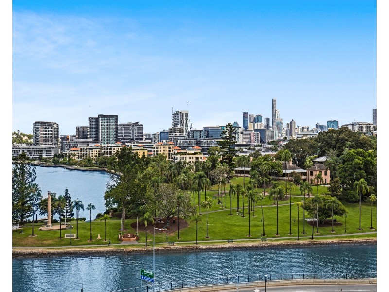 803/8 Hunt Street, Hamilton QLD 4007