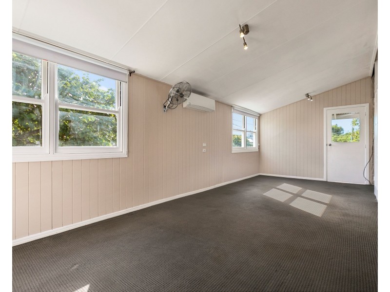 26 Lindsay Street, Hawthorne QLD 4171