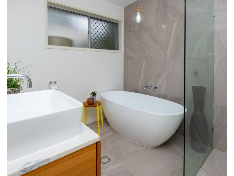 26 Algona Street, Holland Park West QLD 4121