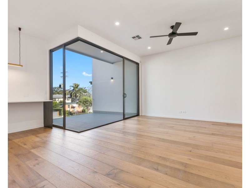 12 Sixth Avenue, Balmoral QLD 4171