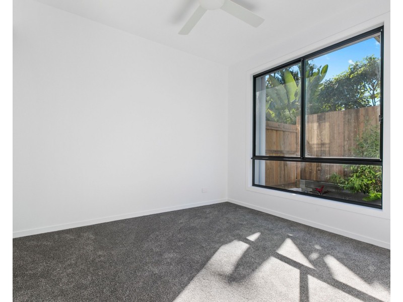 12 Sixth Avenue, Balmoral QLD 4171