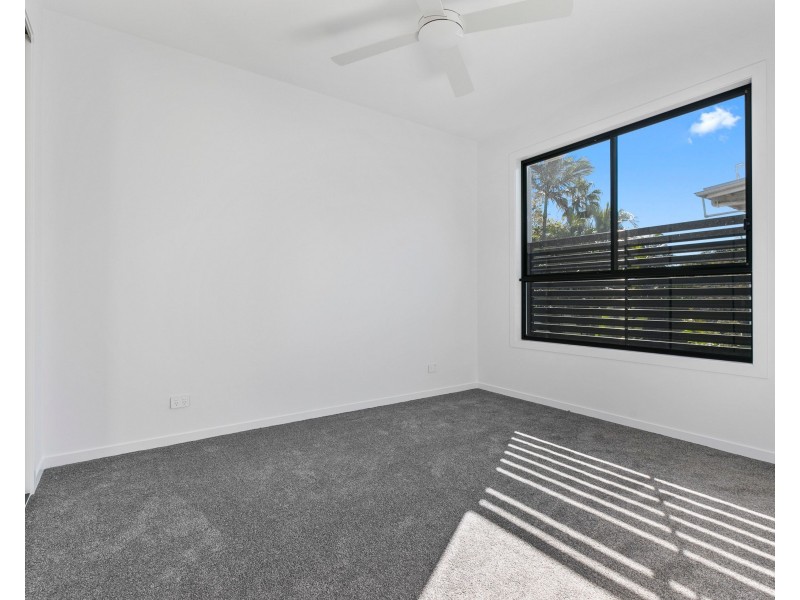 12 Sixth Avenue, Balmoral QLD 4171