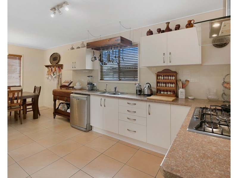 8 Karthina Street, Bulimba QLD 4171