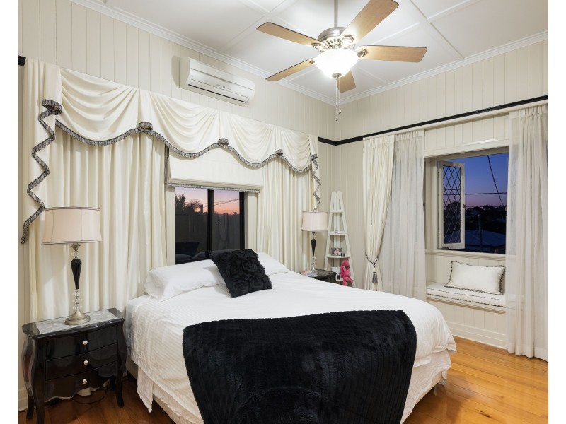 31 Donald Street, Camp Hill QLD 4152