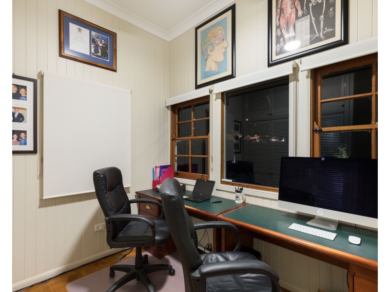 31 Donald Street, Camp Hill QLD 4152