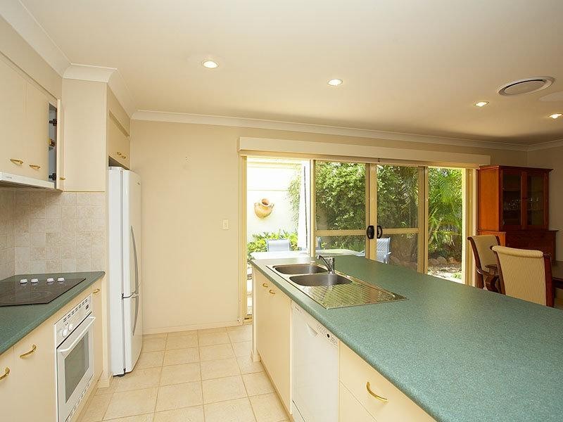 8 Parklane Place, Bulimba QLD 4171