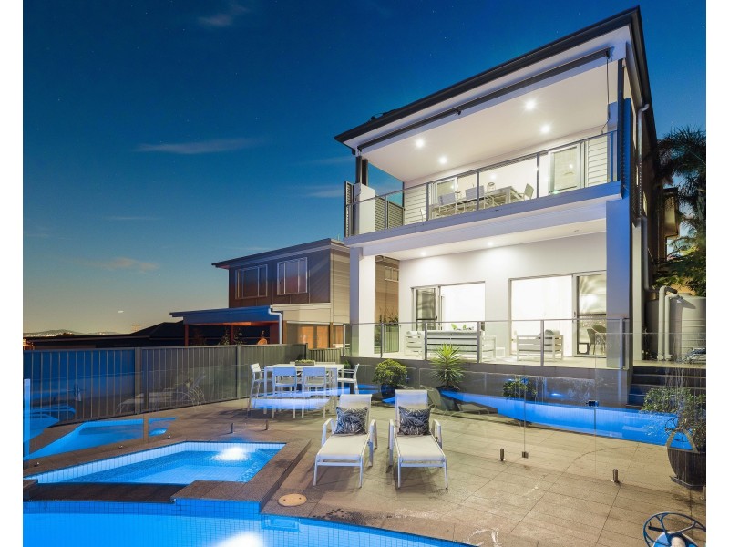19 Philip Street, Hawthorne QLD 4171
