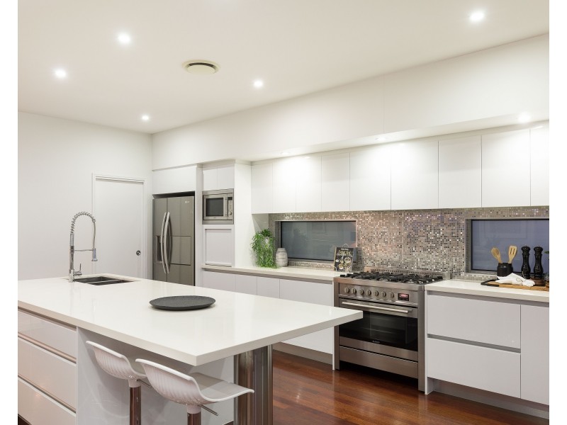 19 Philip Street, Hawthorne QLD 4171