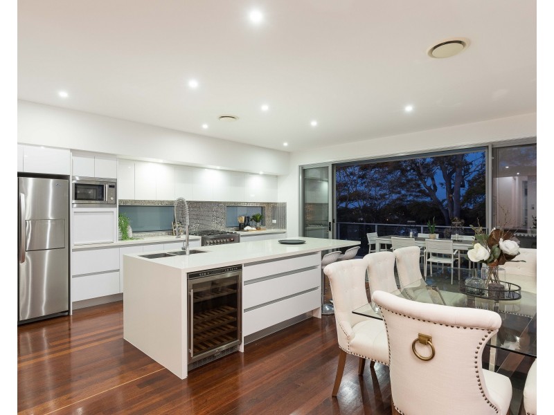 19 Philip Street, Hawthorne QLD 4171