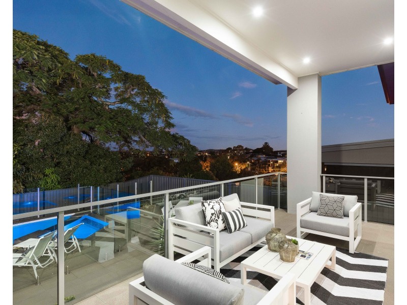 19 Philip Street, Hawthorne QLD 4171
