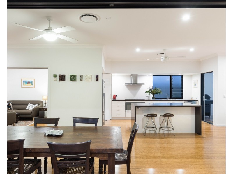 15 Kuranda Street, Balmoral QLD 4171