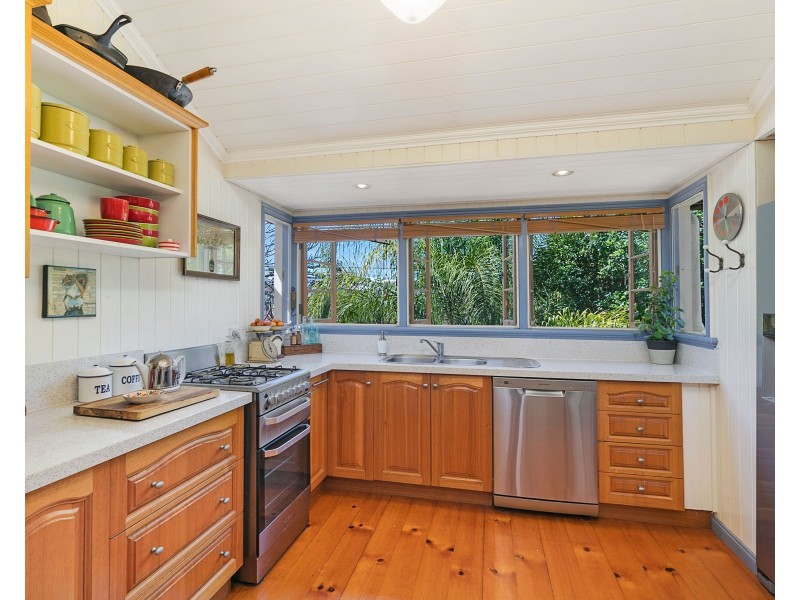 95 Thynne Avenue, Norman Park QLD 4170