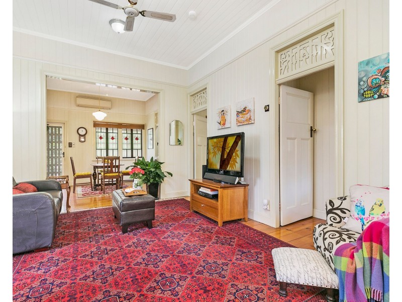 95 Thynne Avenue, Norman Park QLD 4170