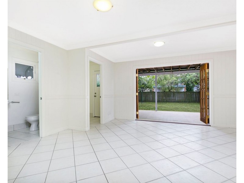 15 Lindsay Street, Hawthorne QLD 4171