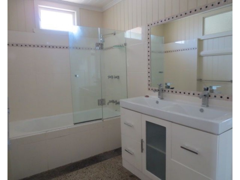 10 Kenbury Street, Bulimba QLD 4171